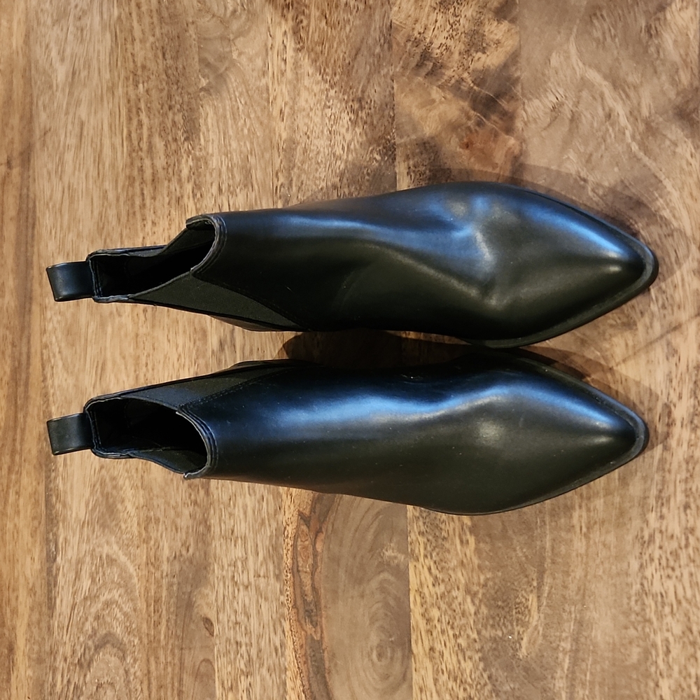 NWOT Steve Madden Black Booties